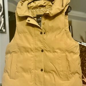 Kyodan Women's Beige Puffer Vest
